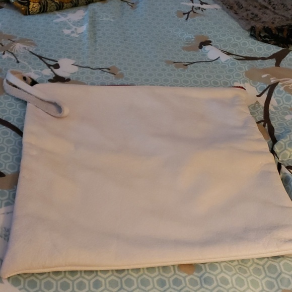 Clutch - Picture 3 of 3